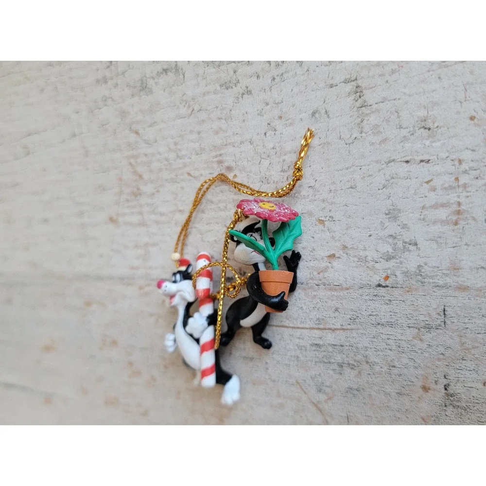 Vintage Looney AS IS Sylvester pepe le pew mini ornament Xmas set unique